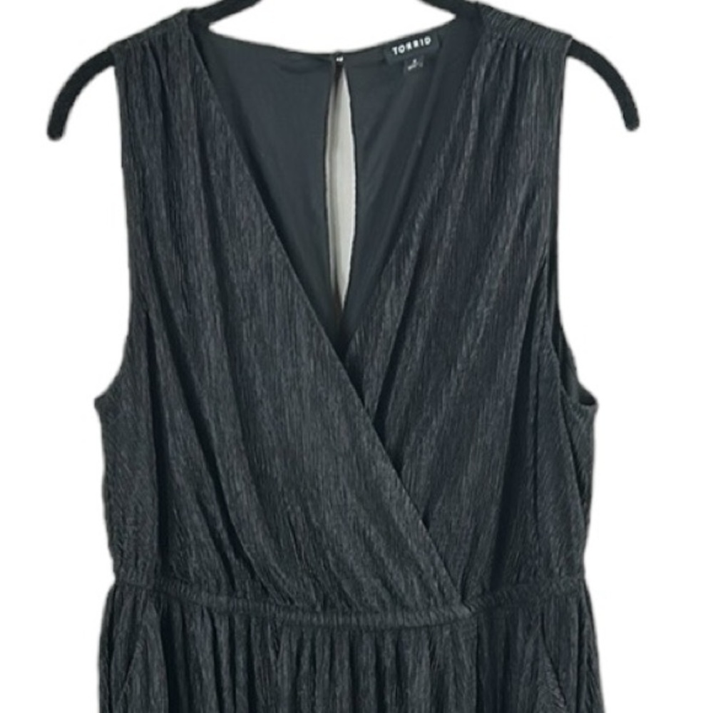 Torrid Black Crinkle Knit Surplice Skater Dress Size 1X - Picture 4 of 12